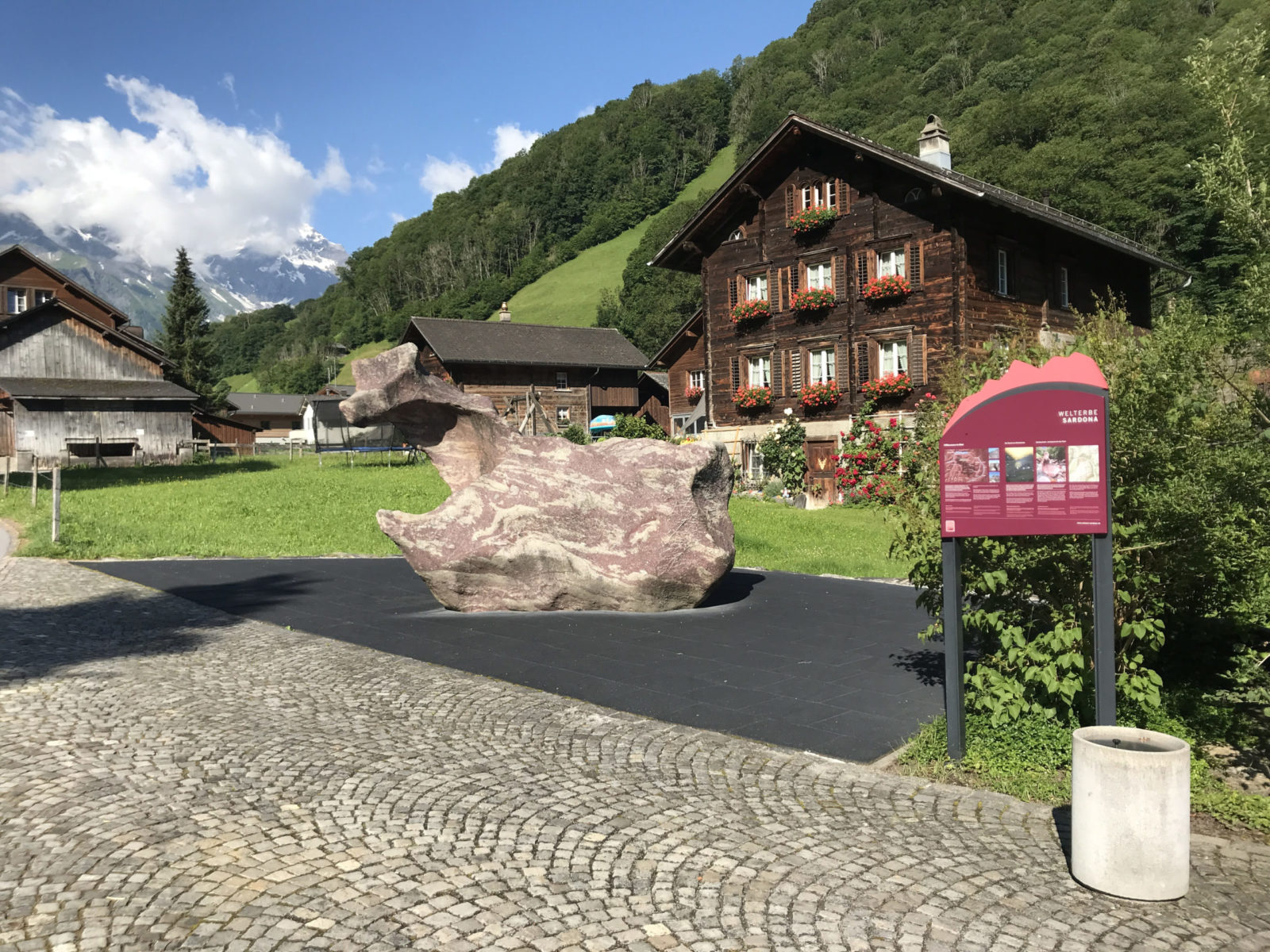 Place du village de Elm (GL)